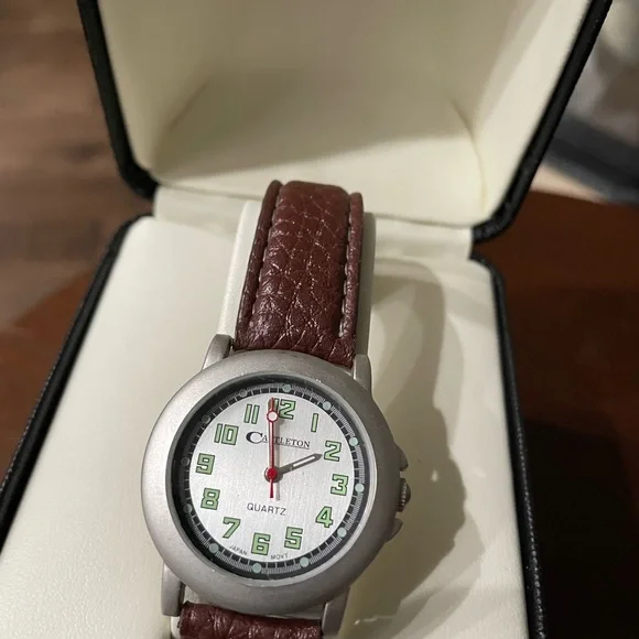 Watch - Picture 2 of 4